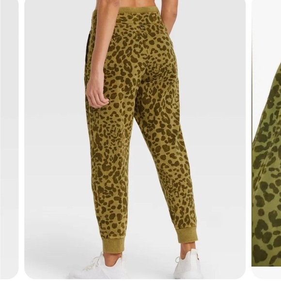 Joy Lab Women's Leopard Print Mid-Rise French Terry Pull-on Jogger Pants new - Picture 2 of 5